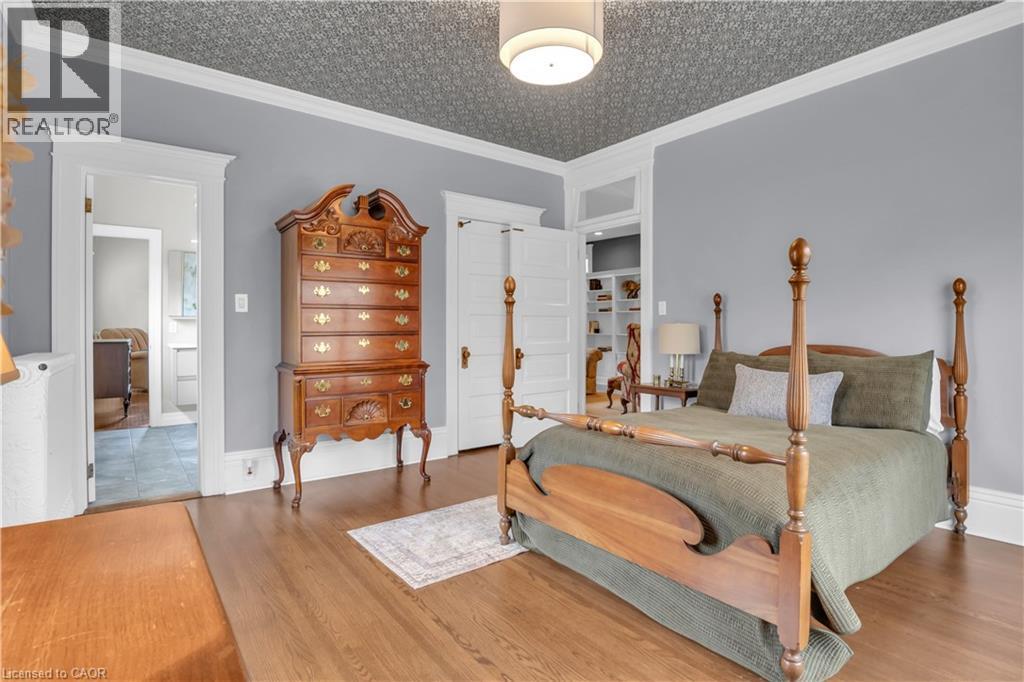 18 Brant Road N, Cambridge, ON - Indoor Photo Showing Bedroom