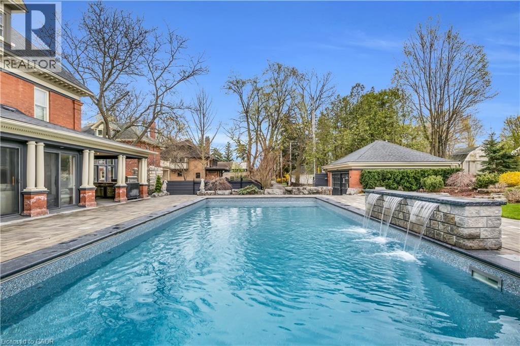 18 Brant Road N, Cambridge, ON - Outdoor With In Ground Pool