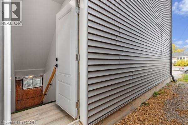37 Delena Avenue S, Hamilton, ON - With Exterior