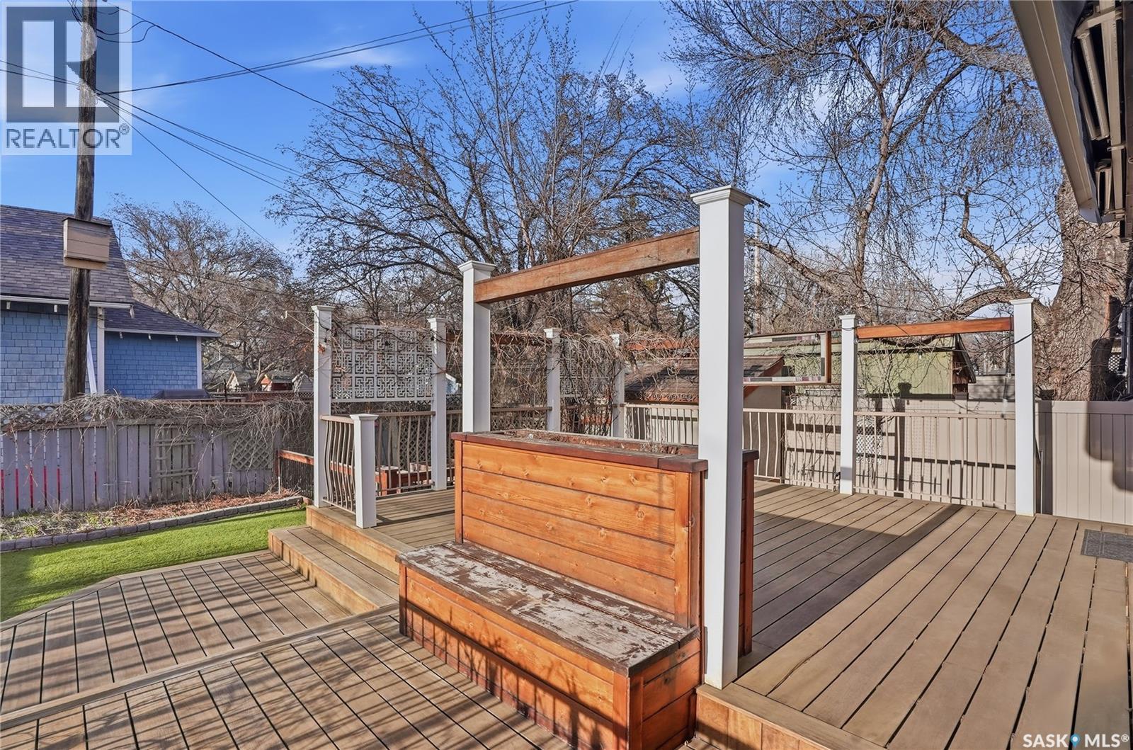 702 Queen Street, Saskatoon, SK - Outdoor With Deck Patio Veranda