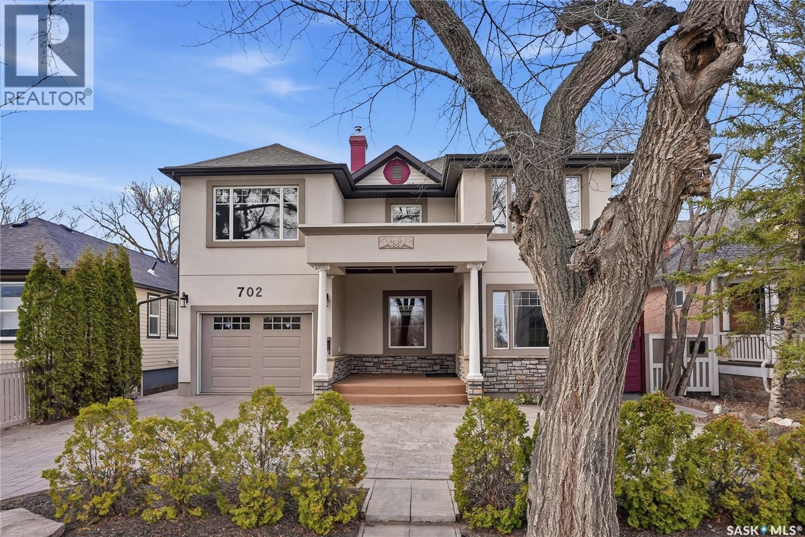702 Queen Street, Saskatoon, SK - Outdoor With Facade
