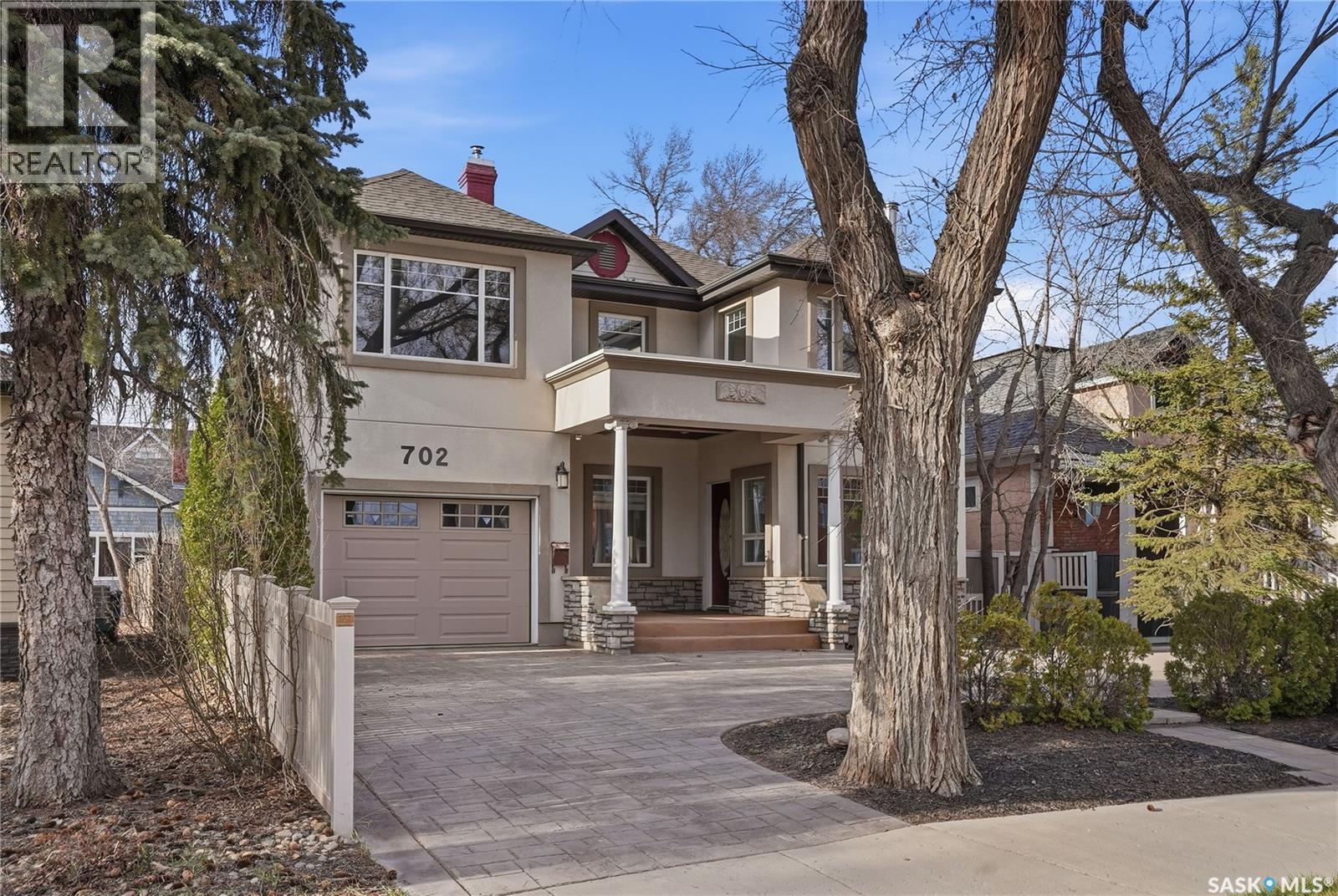 702 Queen Street, Saskatoon, SK - Outdoor With Facade