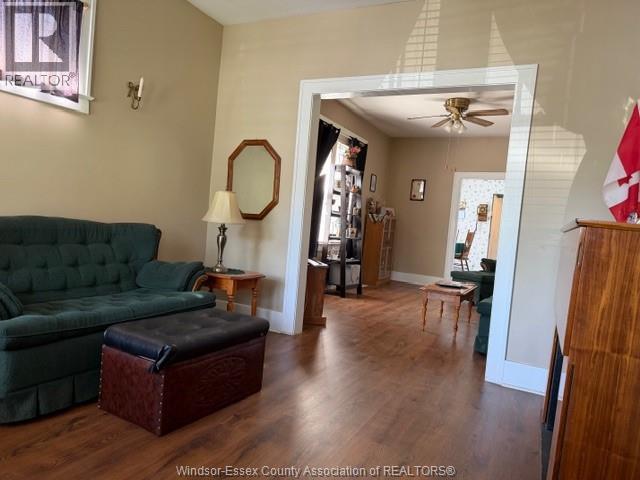 773 Glengarry Avenue, Windsor, ON - Indoor Photo Showing Living Room
