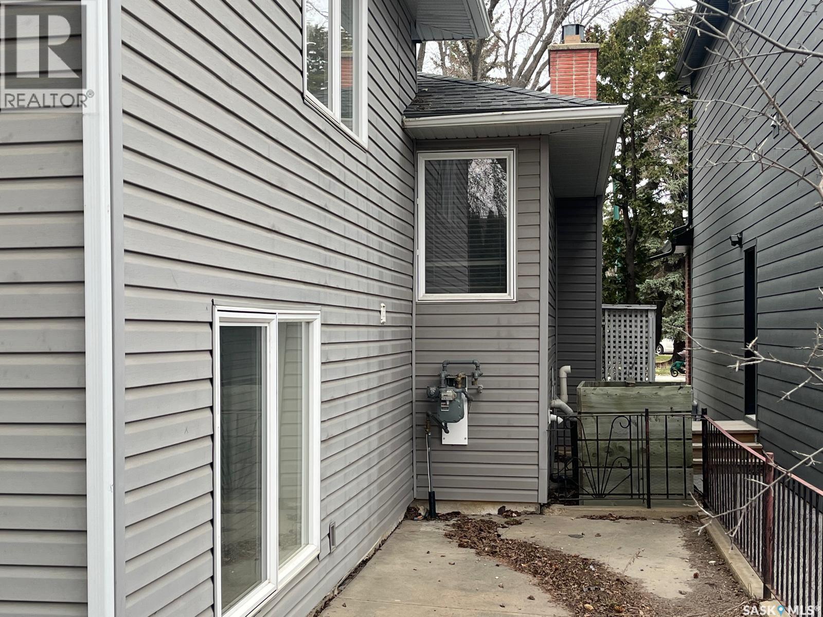 1402 14Th Street E, Saskatoon, SK - Outdoor With Exterior