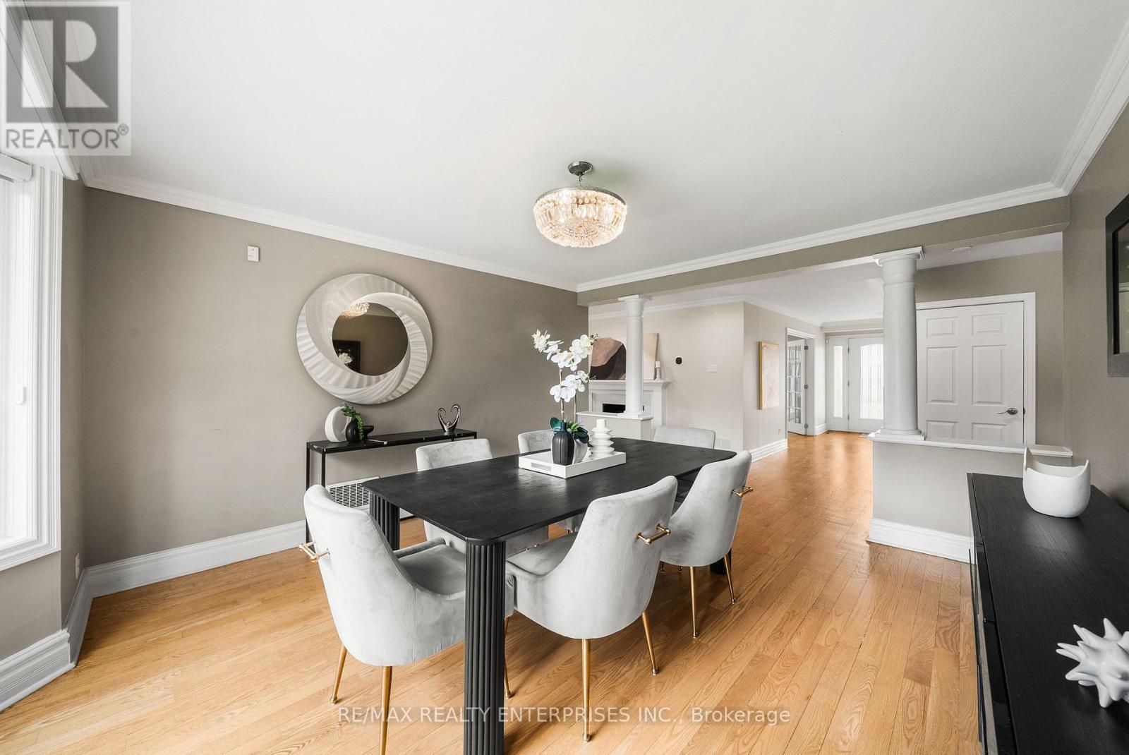 2154 Oneida Crescent, Mississauga, ON - Indoor Photo Showing Dining Room