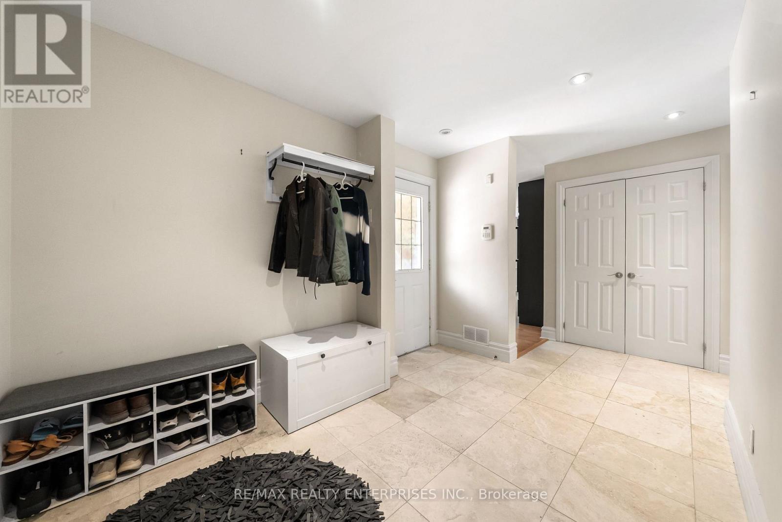 2154 Oneida Crescent, Mississauga, ON - Indoor Photo Showing Other Room