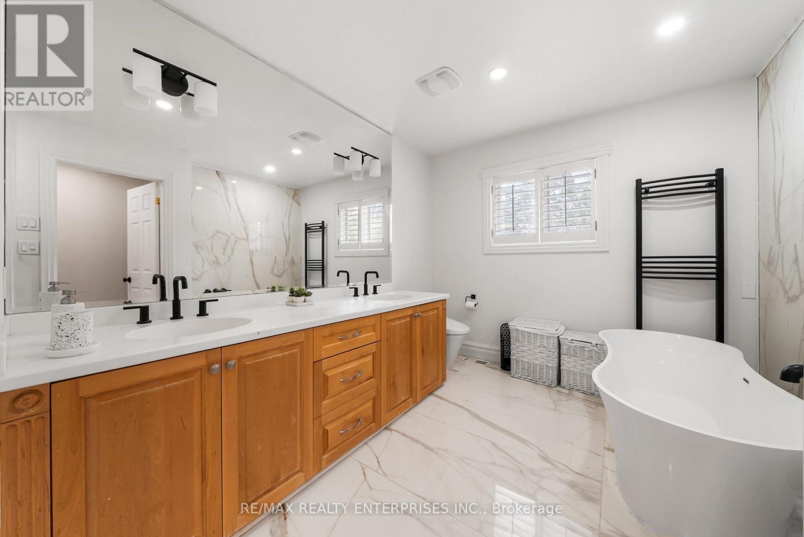 2154 Oneida Crescent, Mississauga, ON - Indoor Photo Showing Bathroom