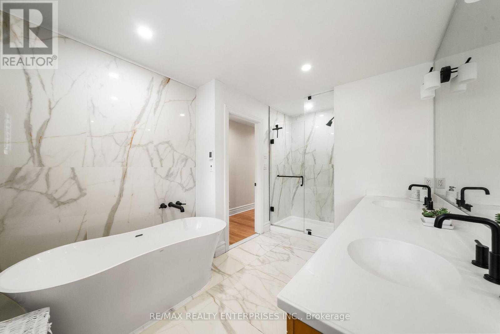 2154 Oneida Crescent, Mississauga, ON - Indoor Photo Showing Bathroom