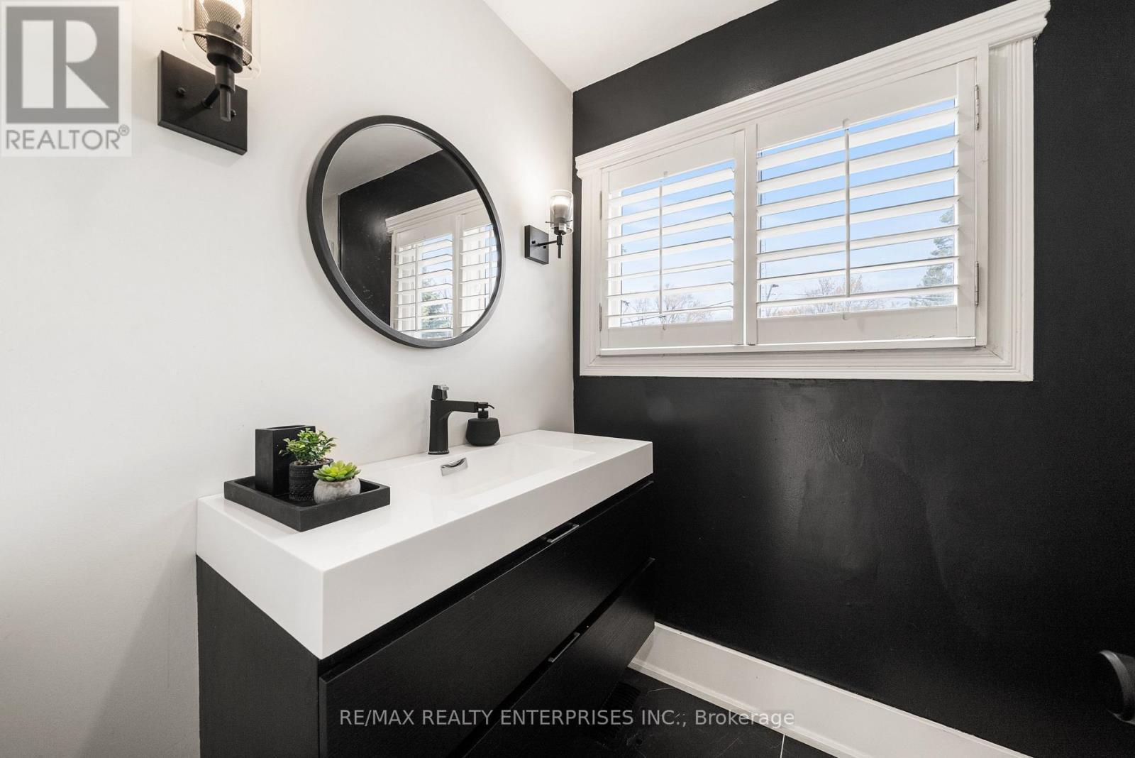 2154 Oneida Crescent, Mississauga, ON - Indoor