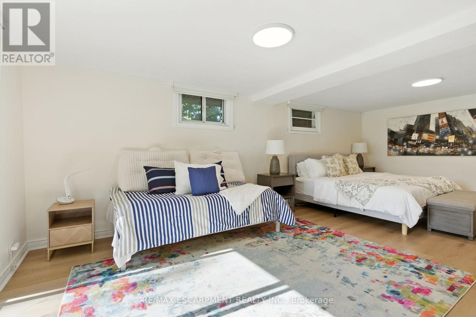 230 South Service Road, Mississauga, ON - Indoor Photo Showing Bedroom
