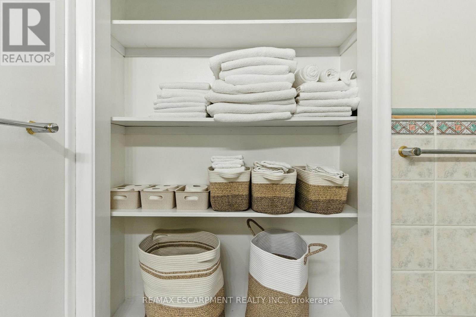 230 South Service Road, Mississauga, ON - Indoor With Storage