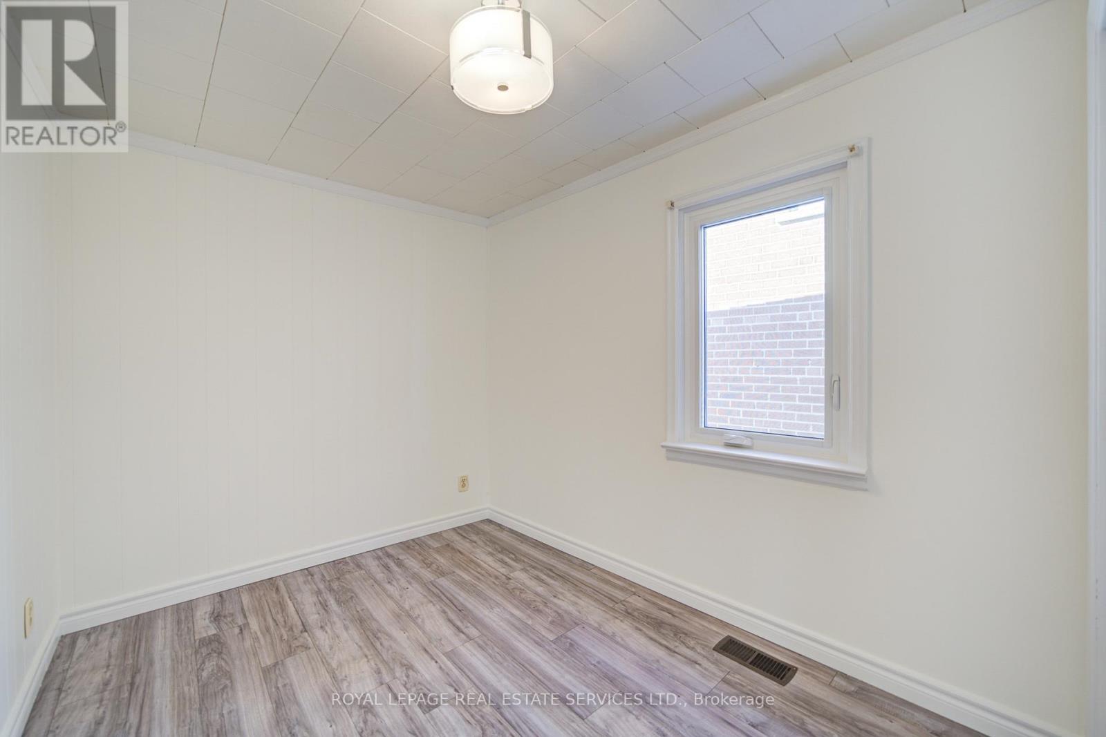 1054 East Avenue, Mississauga, ON - Indoor Photo Showing Other Room