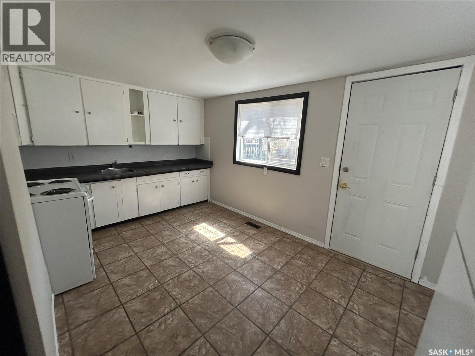 607 28Th Street W, Saskatoon, SK - Indoor