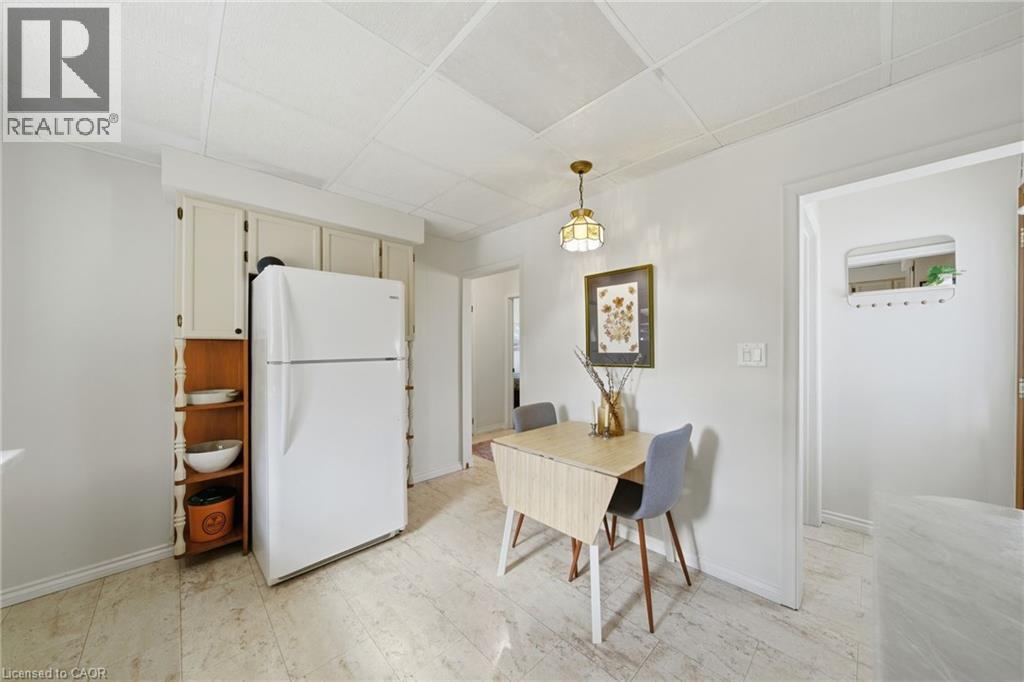752 Ninth Avenue, Hamilton, ON - Indoor