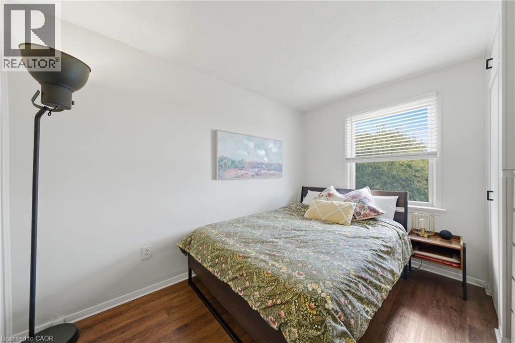 752 Ninth Avenue, Hamilton, ON - Indoor Photo Showing Bedroom