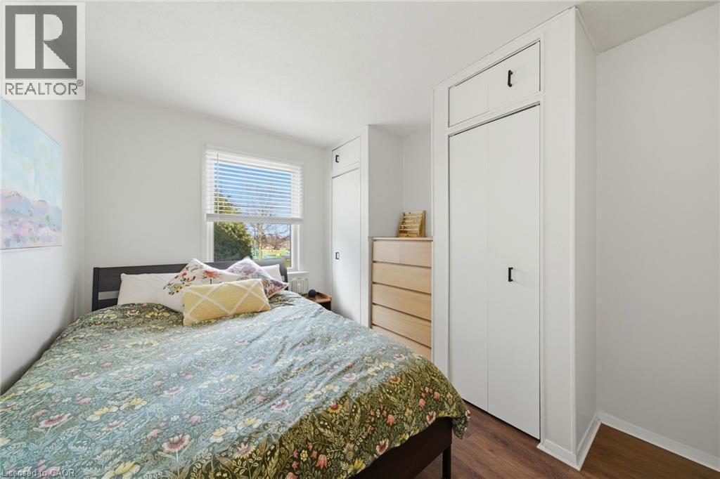 752 Ninth Avenue, Hamilton, ON - Indoor Photo Showing Bedroom