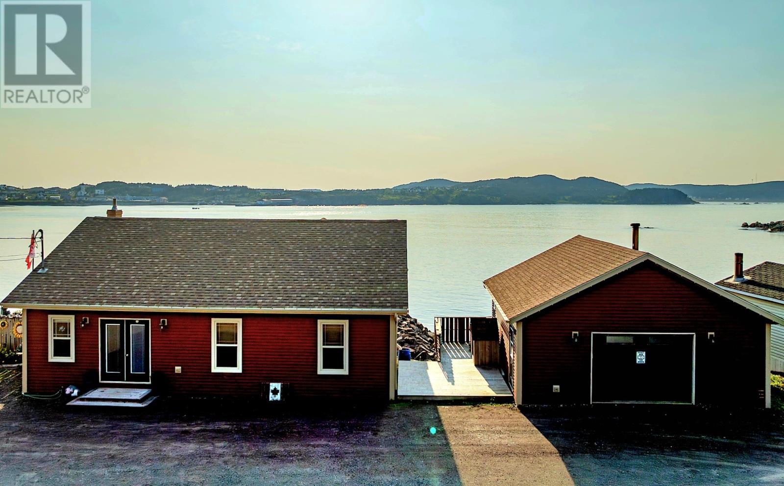 8a and garage - 8, 8A, 10 Main Street, Twillingate, NL