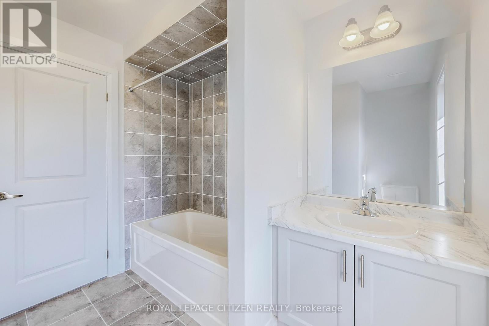 193 St. Joseph Road, Kawartha Lakes, ON - Indoor Photo Showing Bathroom