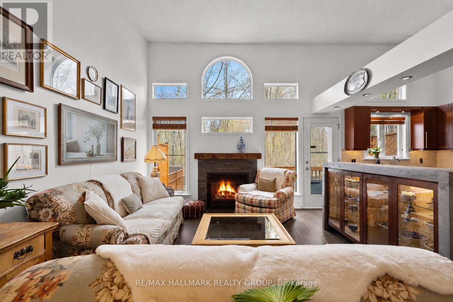 243 Gladeview Private, Ottawa, ON