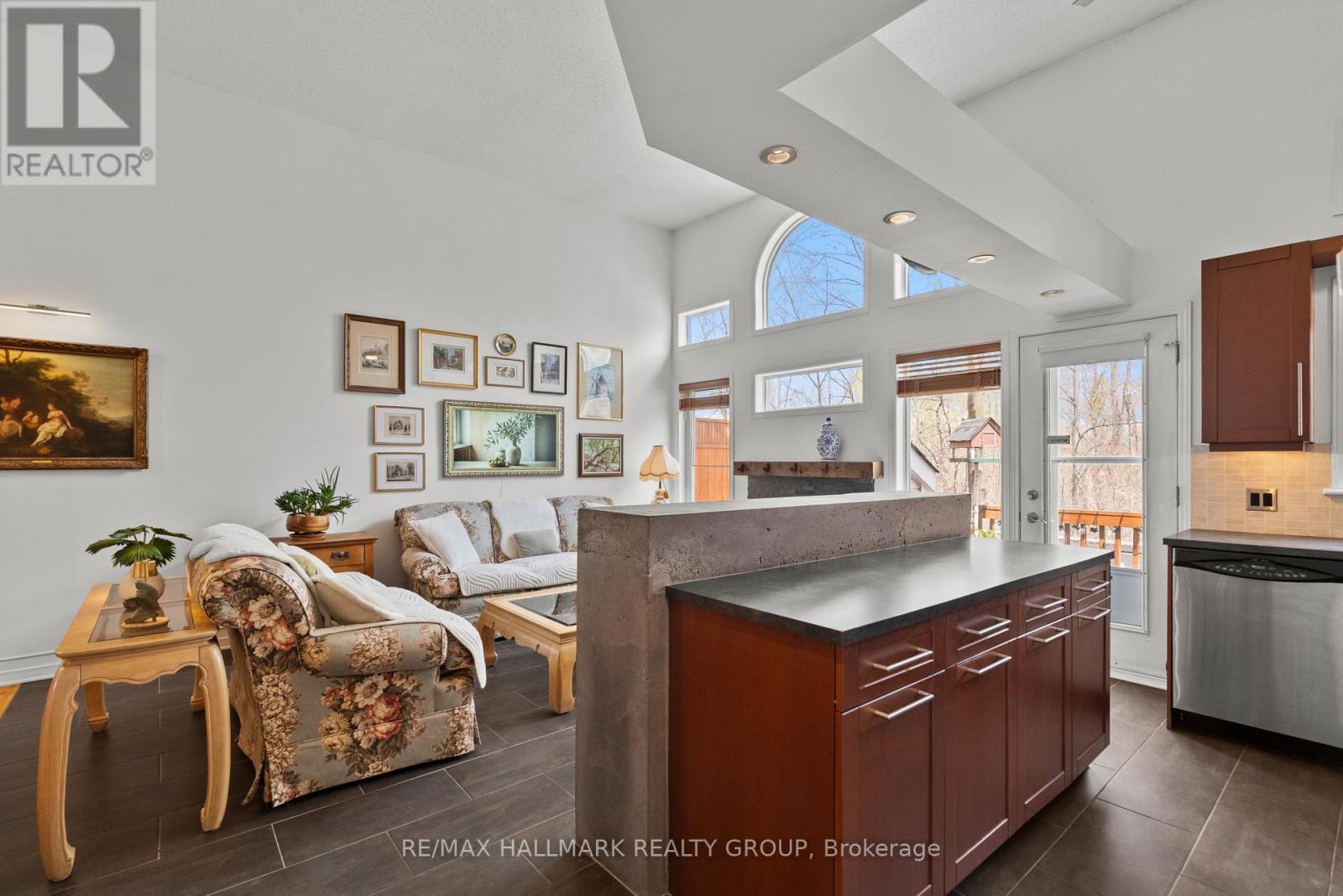 243 Gladeview Private, Ottawa, ON