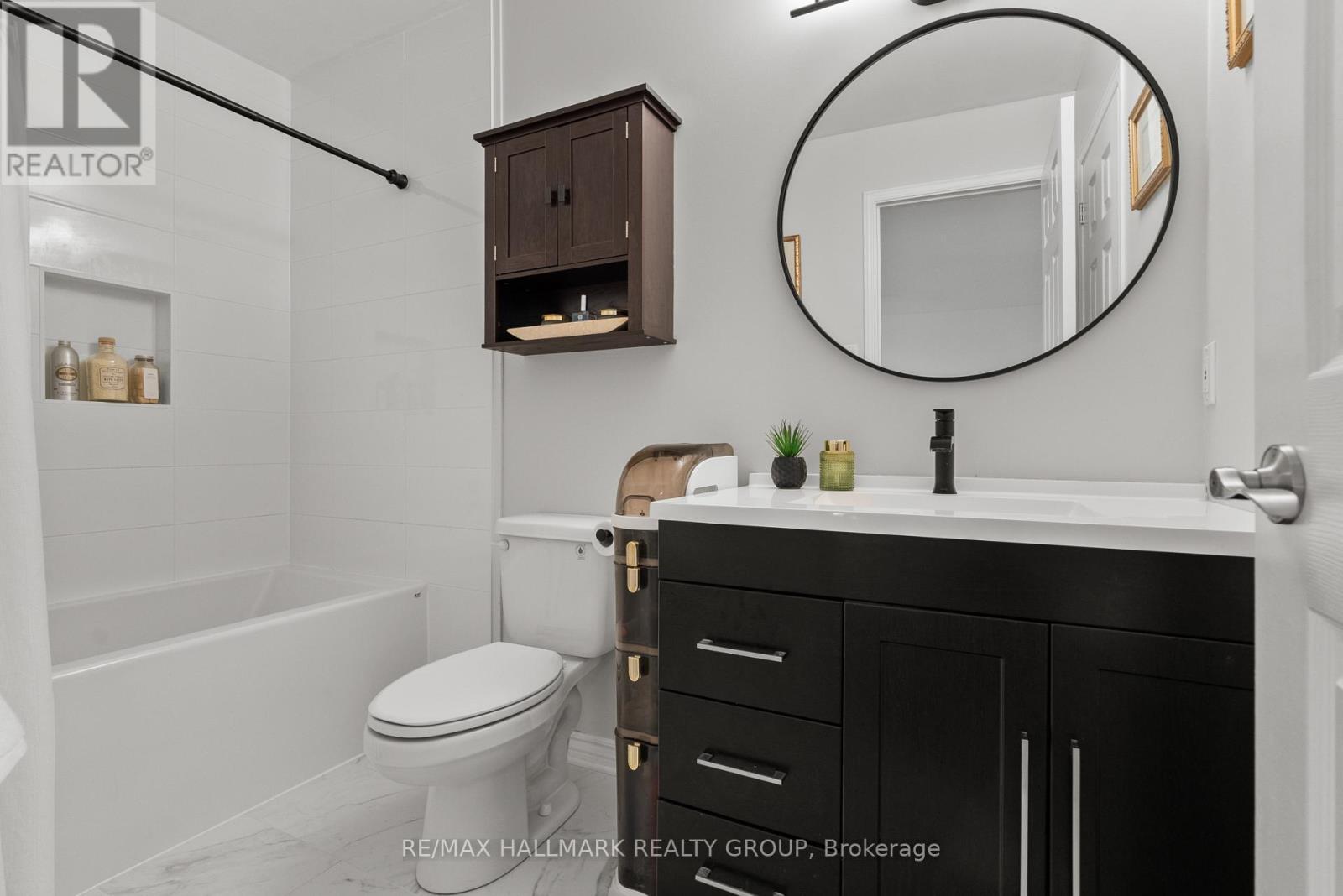 243 Gladeview Private, Ottawa, ON