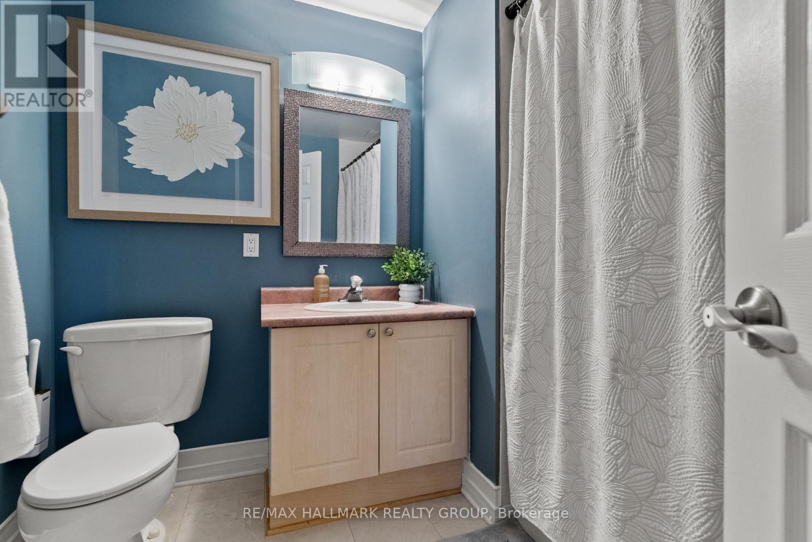 243 Gladeview Private, Ottawa, ON