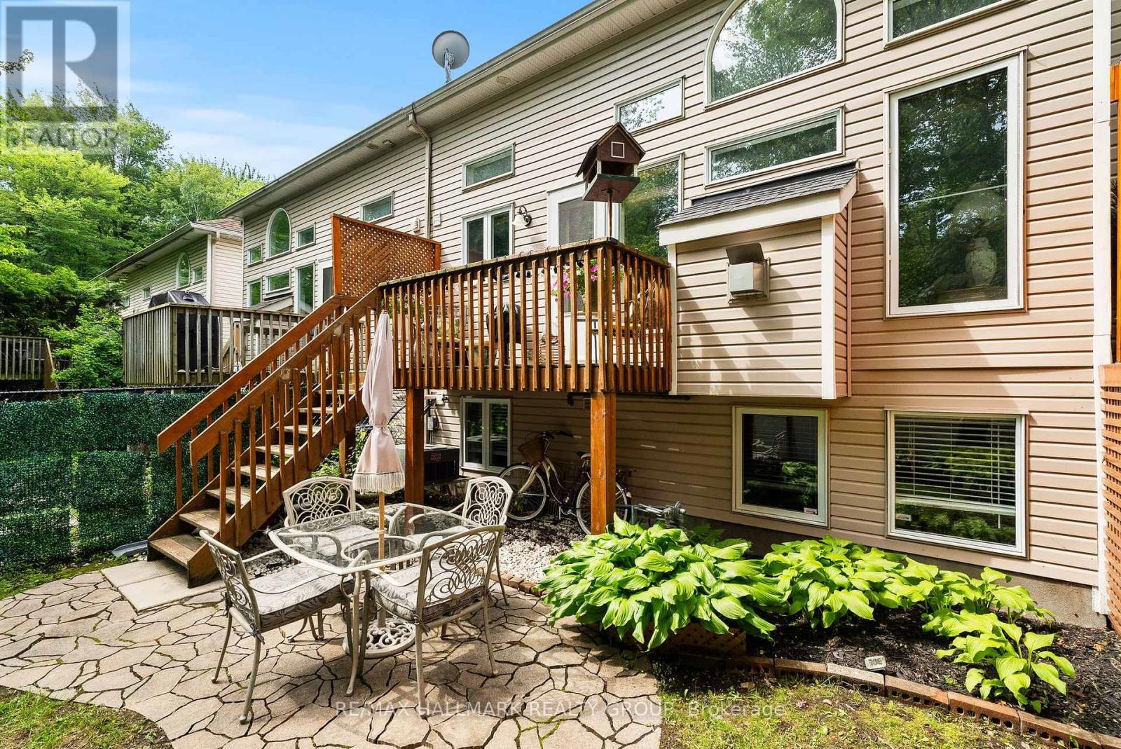 243 Gladeview Private, Ottawa, ON