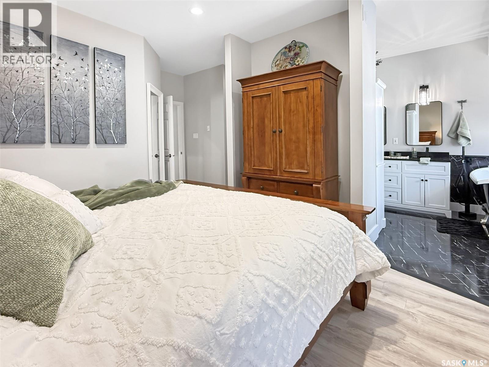 623 Highland Drive, Swift Current, SK - Indoor Photo Showing Bedroom