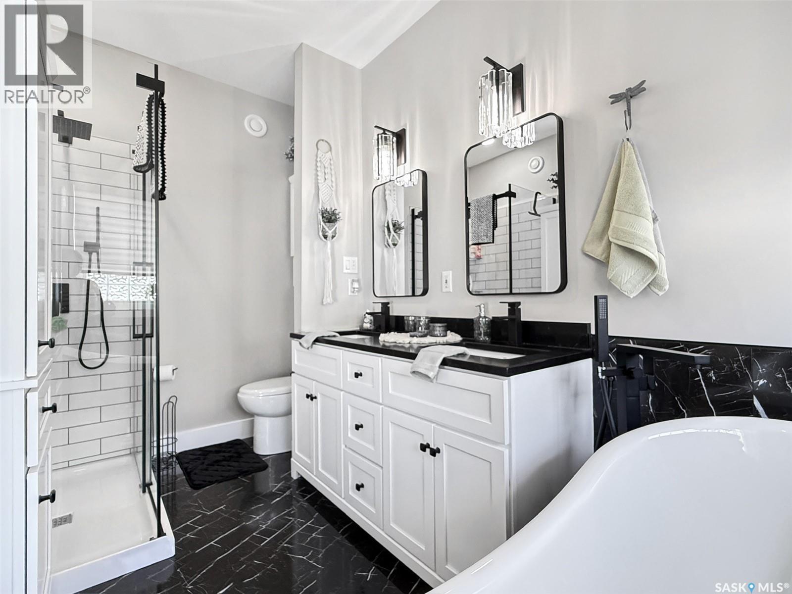 623 Highland Drive, Swift Current, SK - Indoor Photo Showing Bathroom