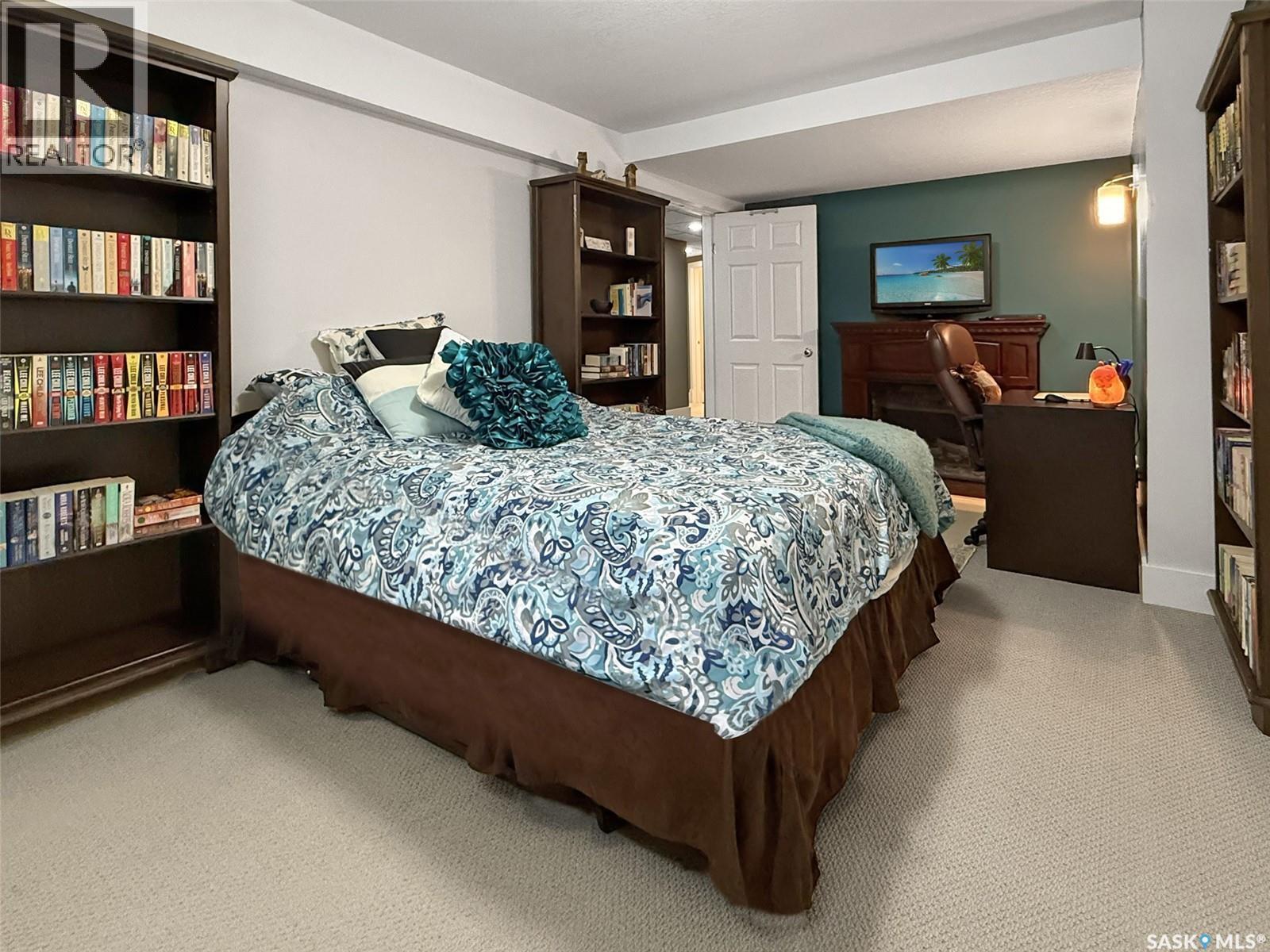 623 Highland Drive, Swift Current, SK - Indoor Photo Showing Bedroom