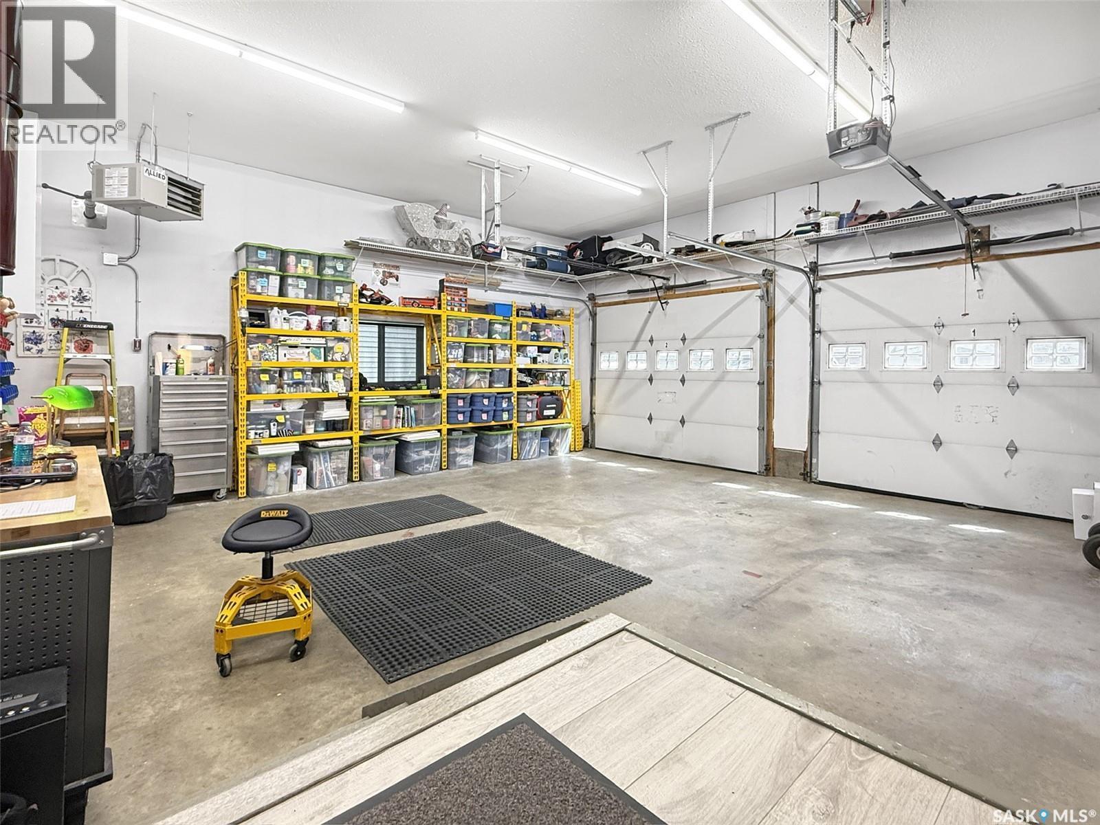 623 Highland Drive, Swift Current, SK - Indoor Photo Showing Garage