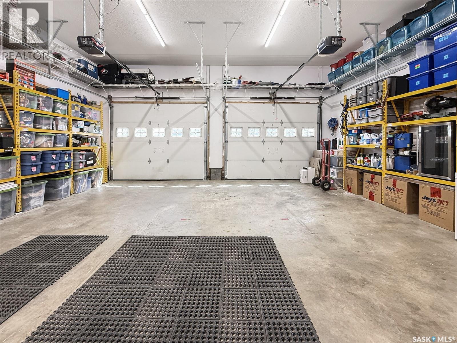 623 Highland Drive, Swift Current, SK - Indoor Photo Showing Garage