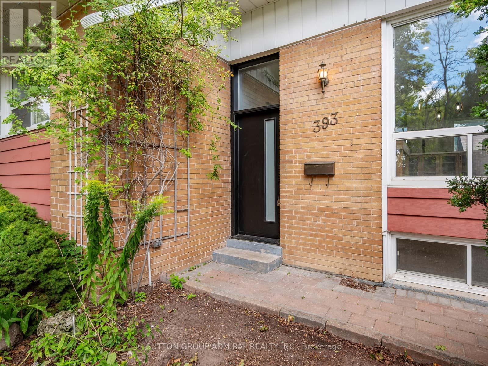 393 Paliser Crescent S, Richmond Hill, ON - Outdoor With Exterior