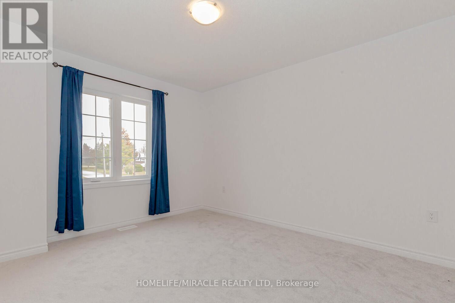 2 Doc Logheed Avenue, Southgate, ON - Indoor Photo Showing Other Room