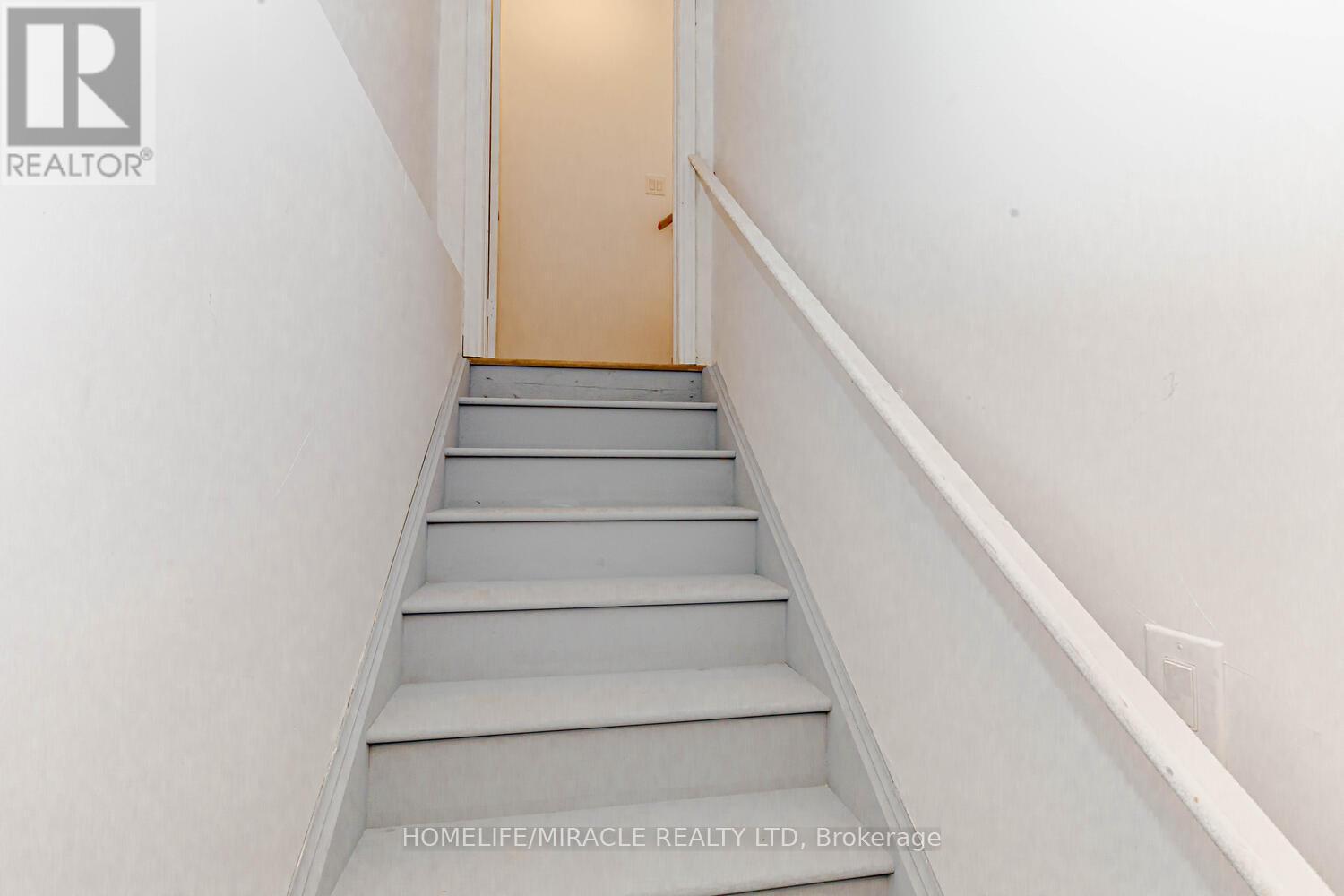 2 Doc Logheed Avenue, Southgate, ON - Indoor Photo Showing Other Room