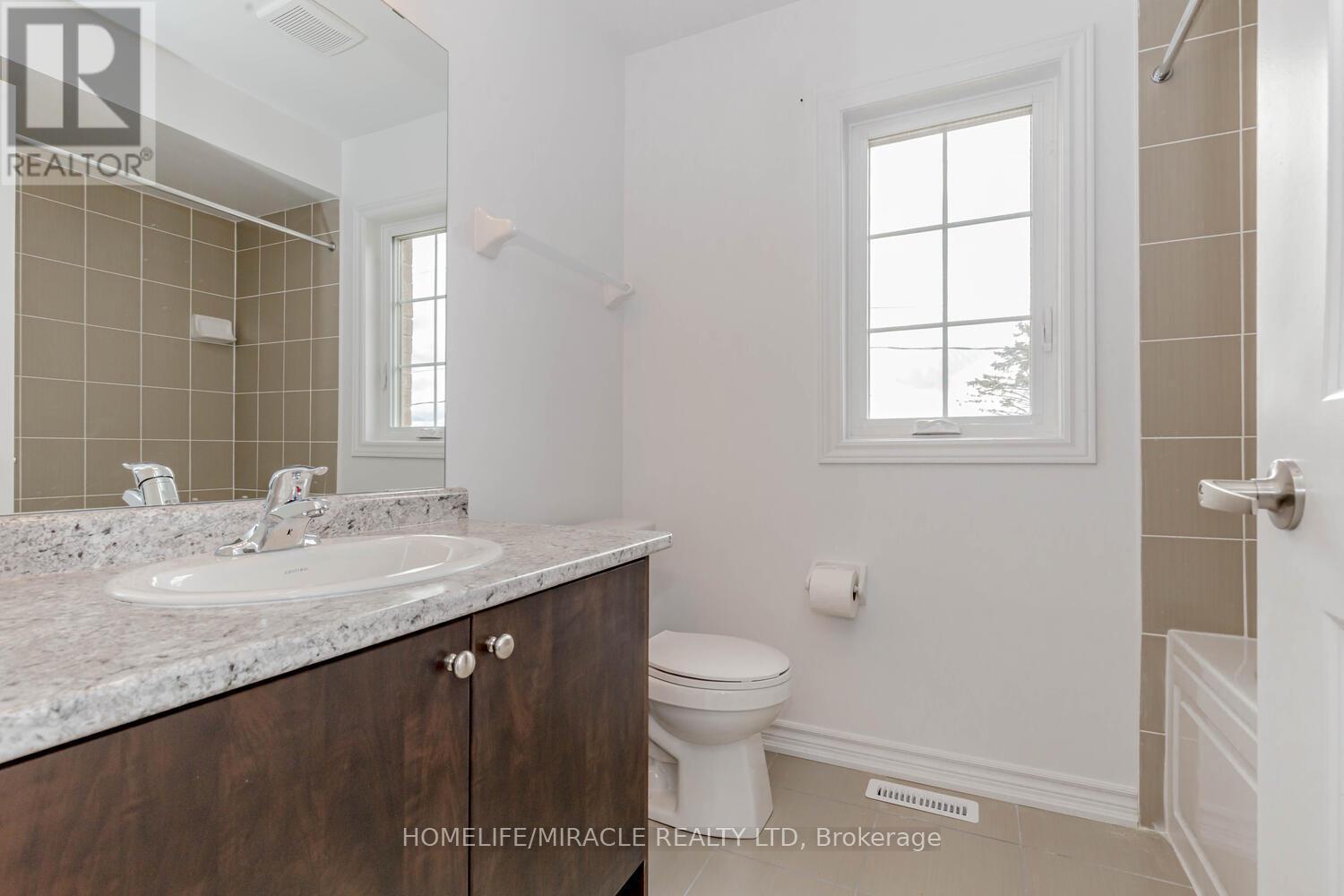 2 Doc Logheed Avenue, Southgate, ON - Indoor Photo Showing Bathroom