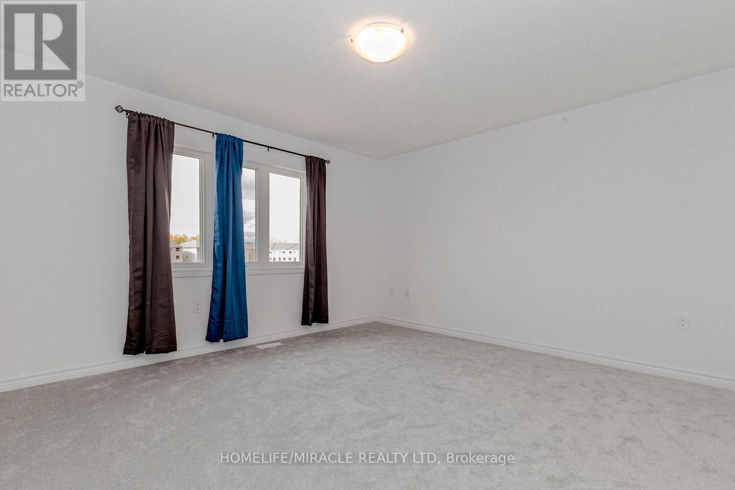 2 Doc Logheed Avenue, Southgate, ON - Indoor Photo Showing Other Room