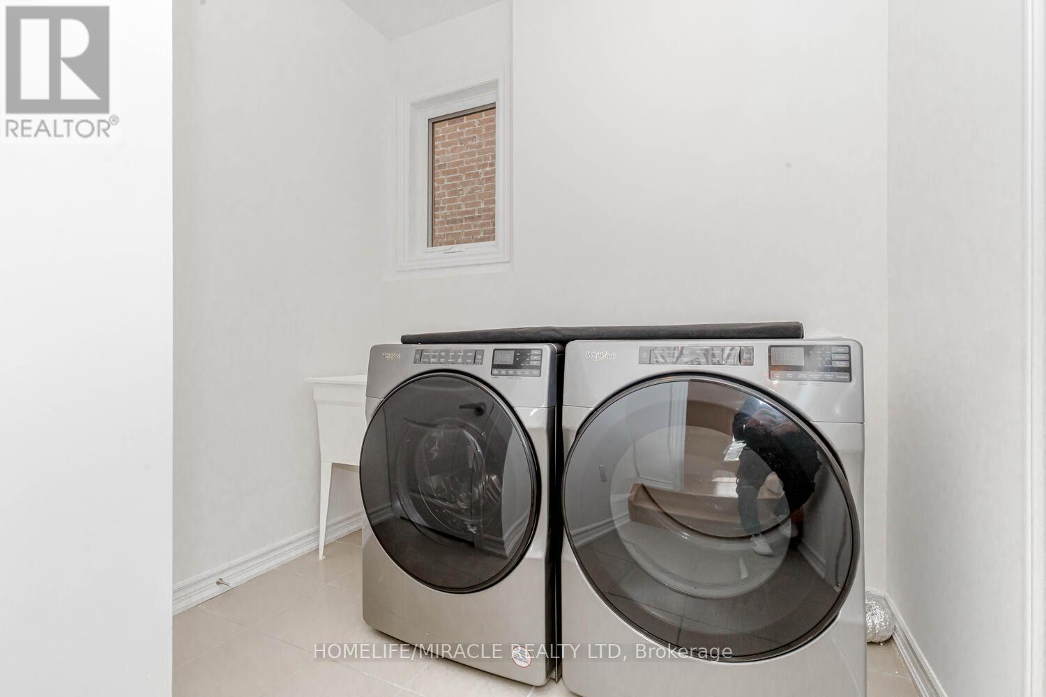 2 Doc Logheed Avenue, Southgate, ON - Indoor Photo Showing Laundry Room