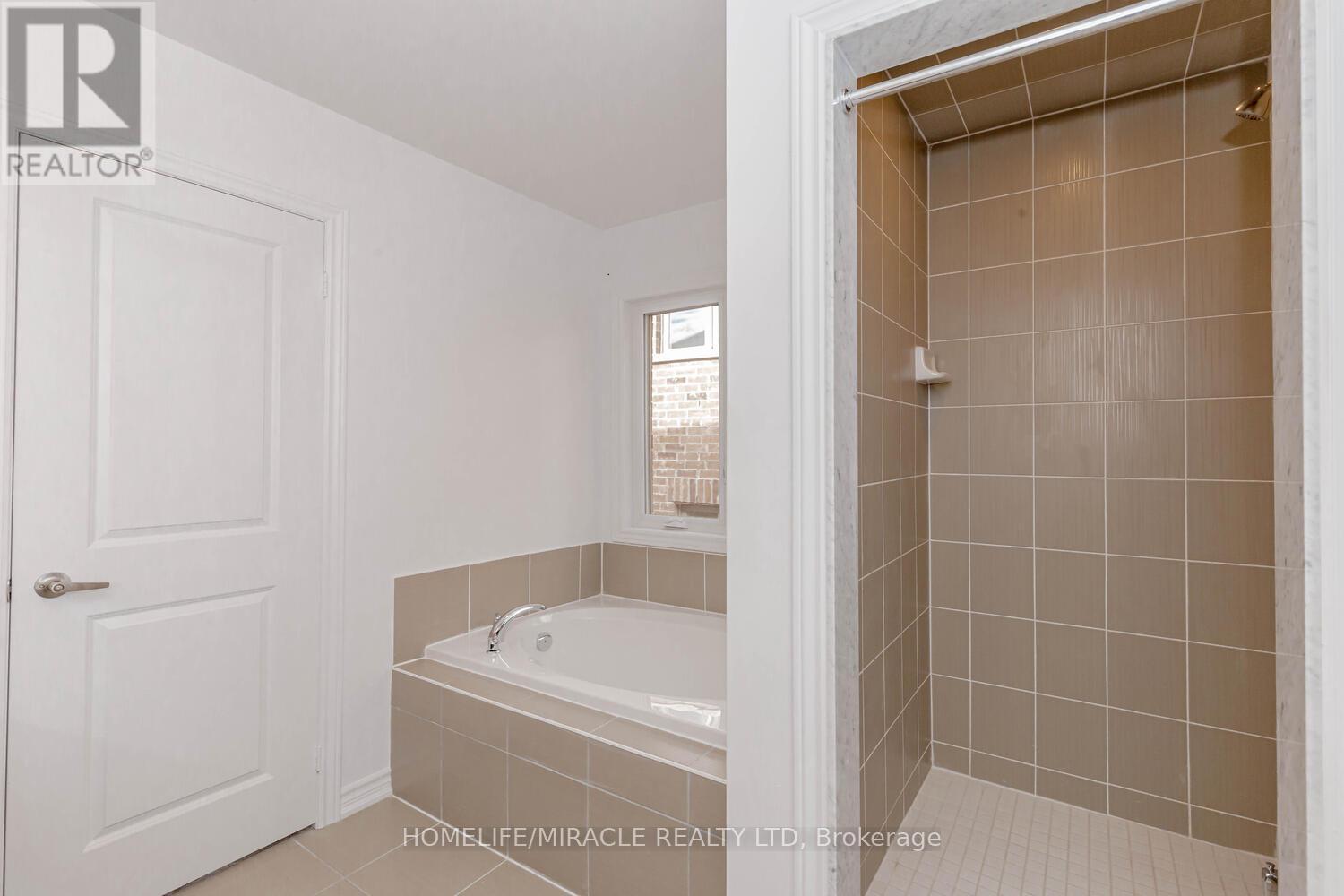 2 Doc Logheed Avenue, Southgate, ON - Indoor Photo Showing Bathroom