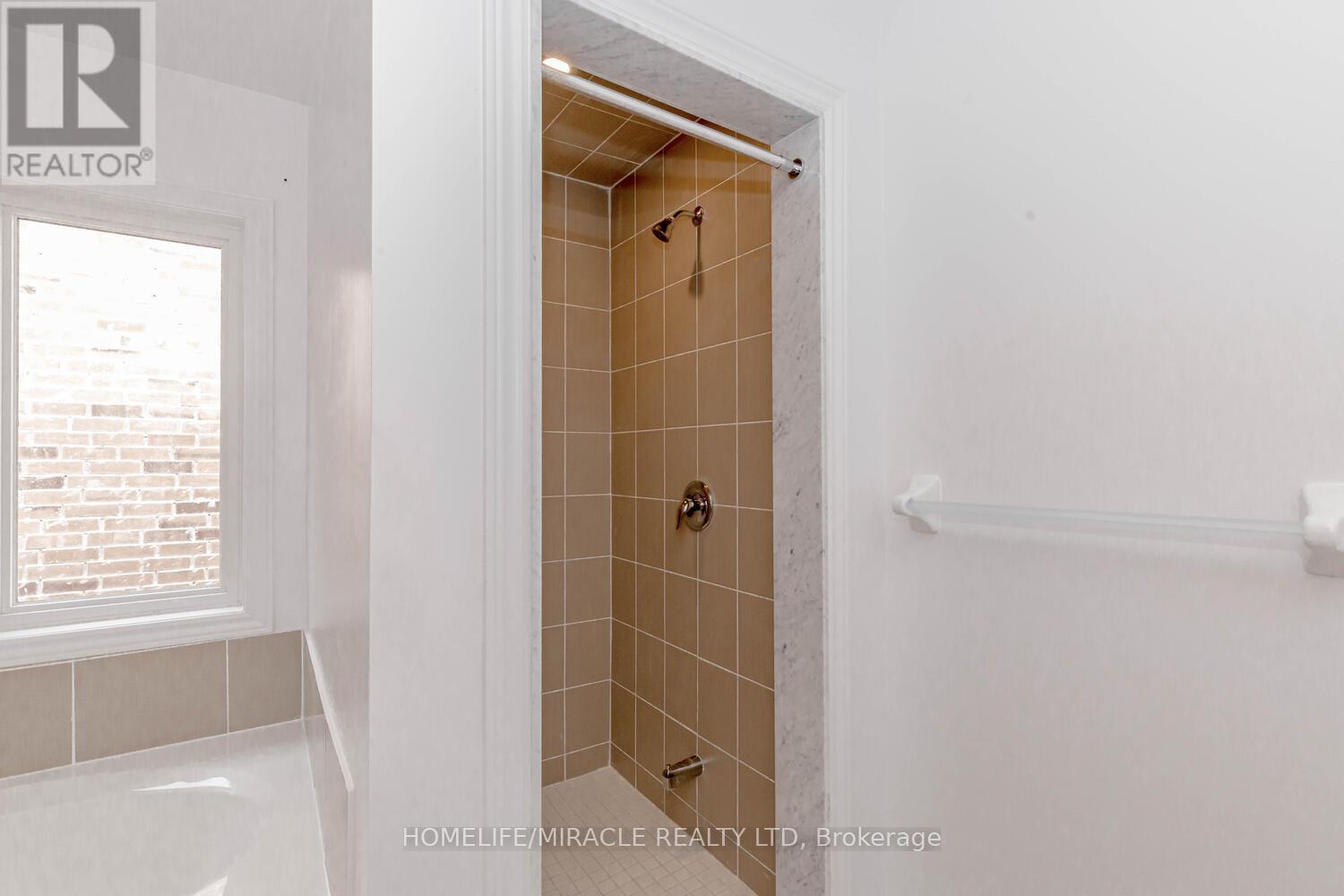 2 Doc Logheed Avenue, Southgate, ON - Indoor Photo Showing Bathroom
