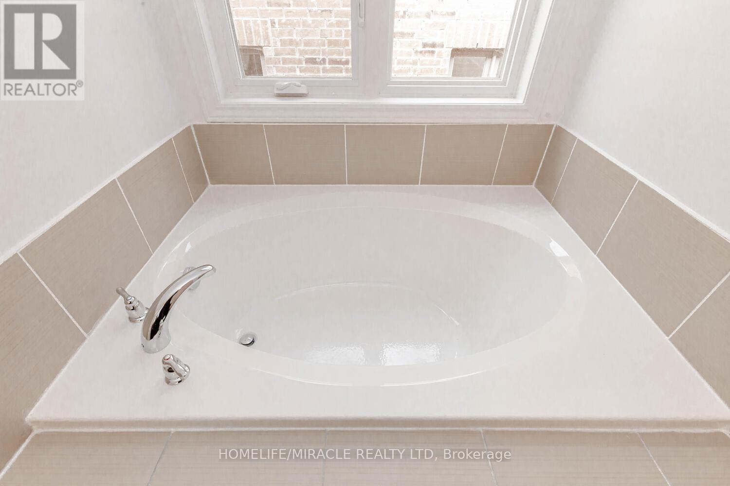 2 Doc Logheed Avenue, Southgate, ON - Indoor