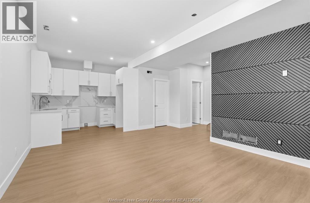 2144 Daytona, Windsor, ON - Indoor Photo Showing Kitchen