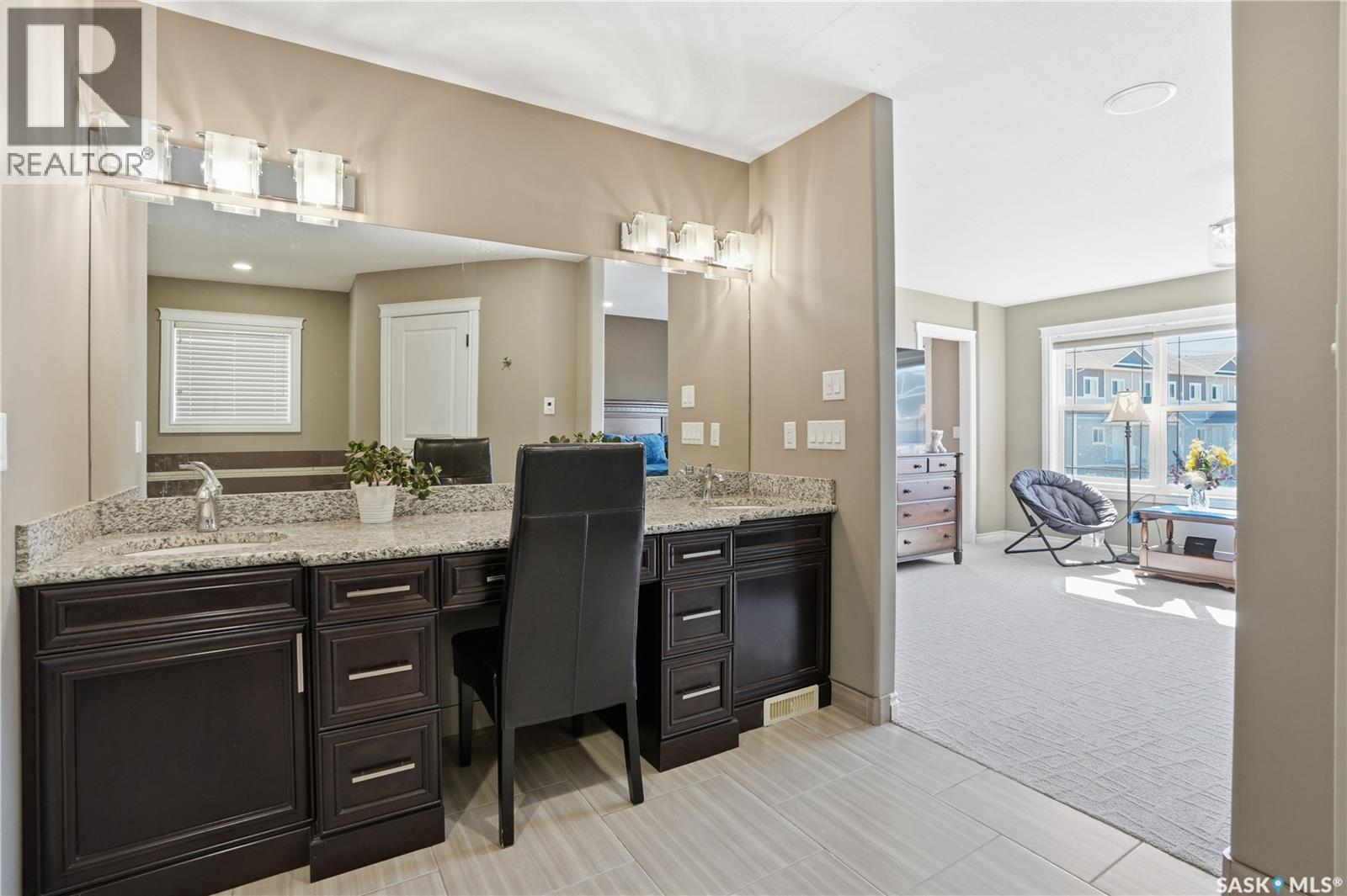 102 Thode Avenue, Saskatoon, SK - Indoor Photo Showing Bathroom