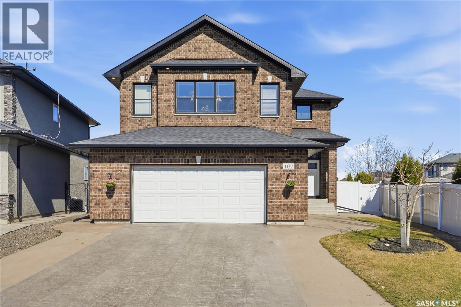 102 Thode Avenue, Saskatoon, SK - Outdoor