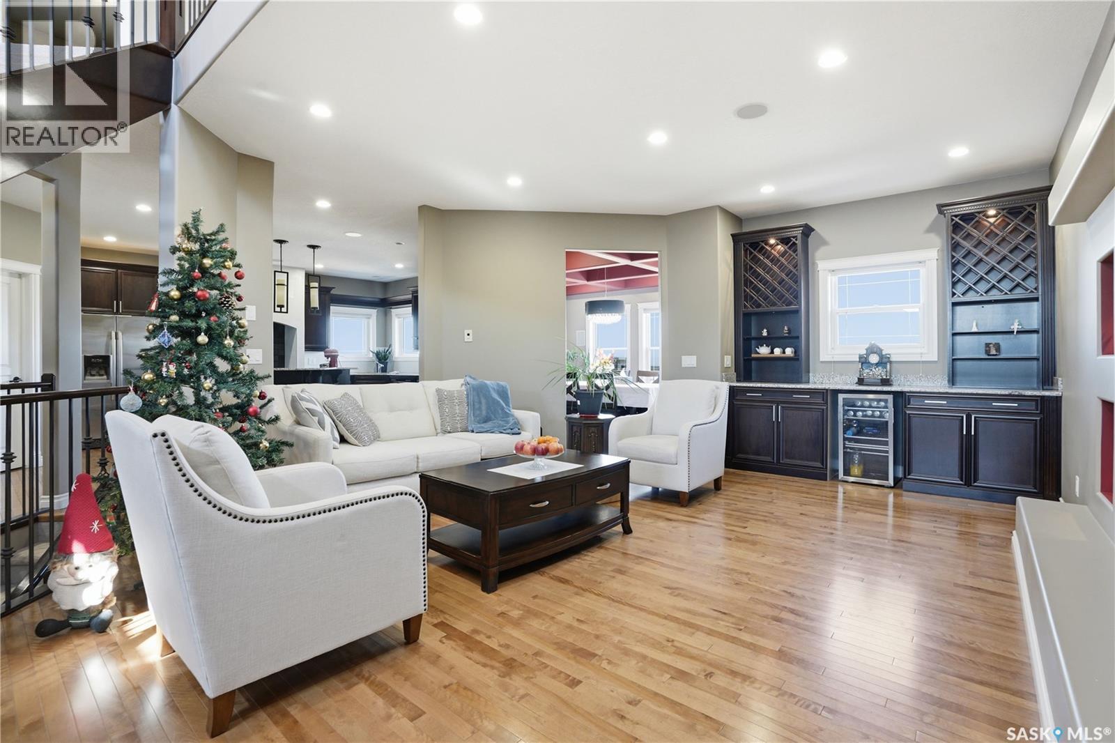 102 Thode Avenue, Saskatoon, SK - Indoor Photo Showing Living Room