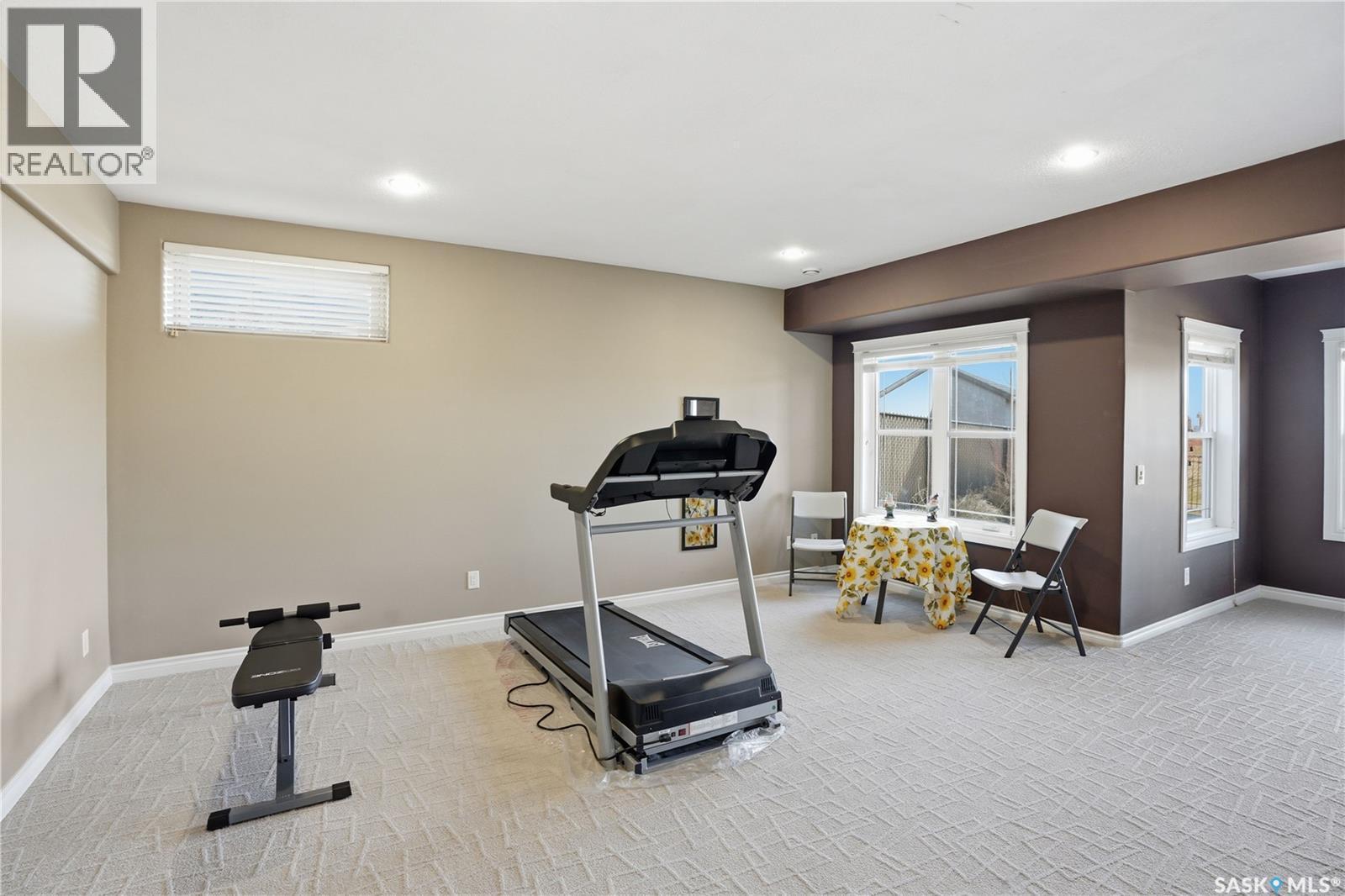 102 Thode Avenue, Saskatoon, SK - Indoor Photo Showing Gym Room