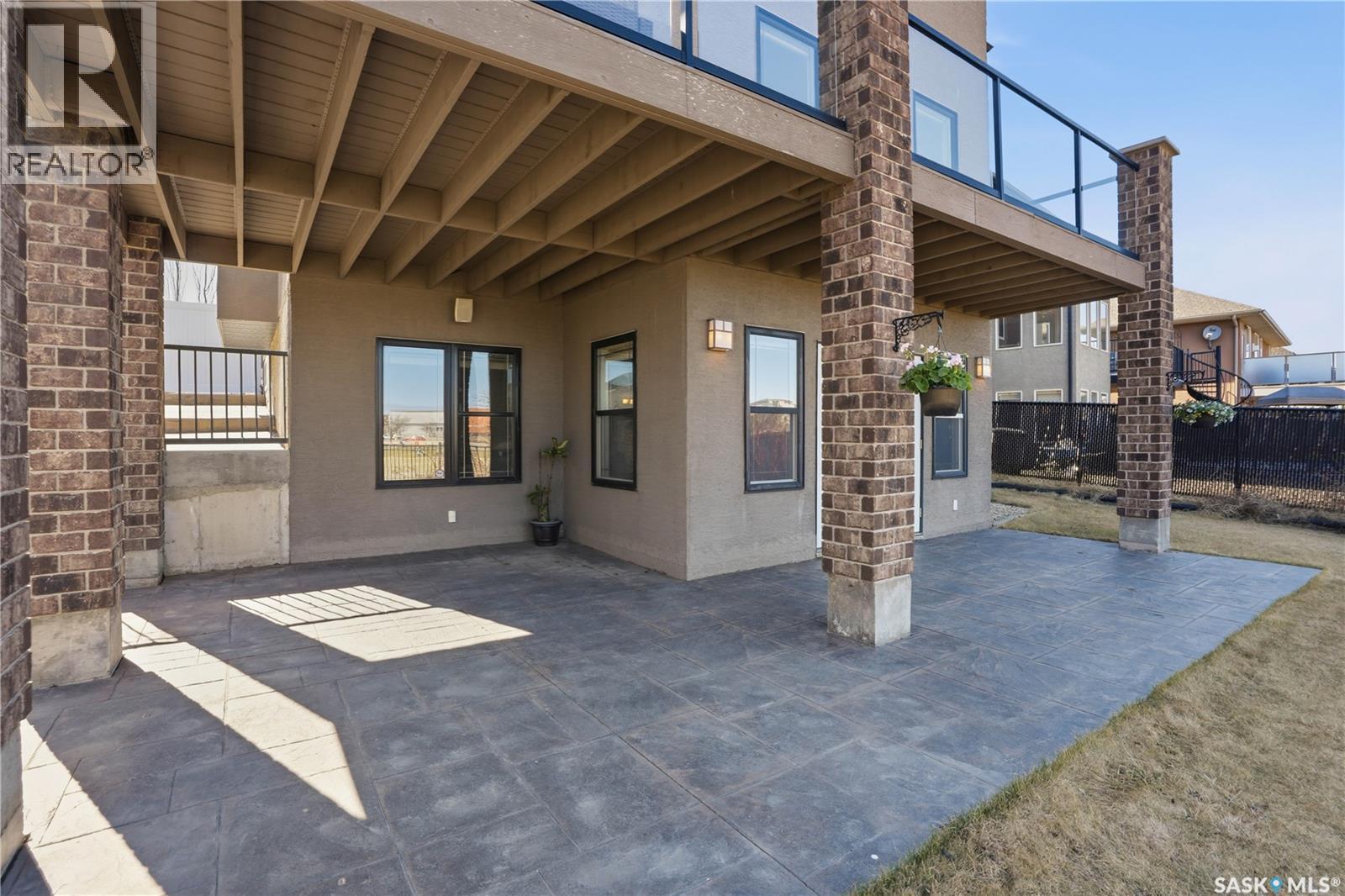 102 Thode Avenue, Saskatoon, SK - Outdoor