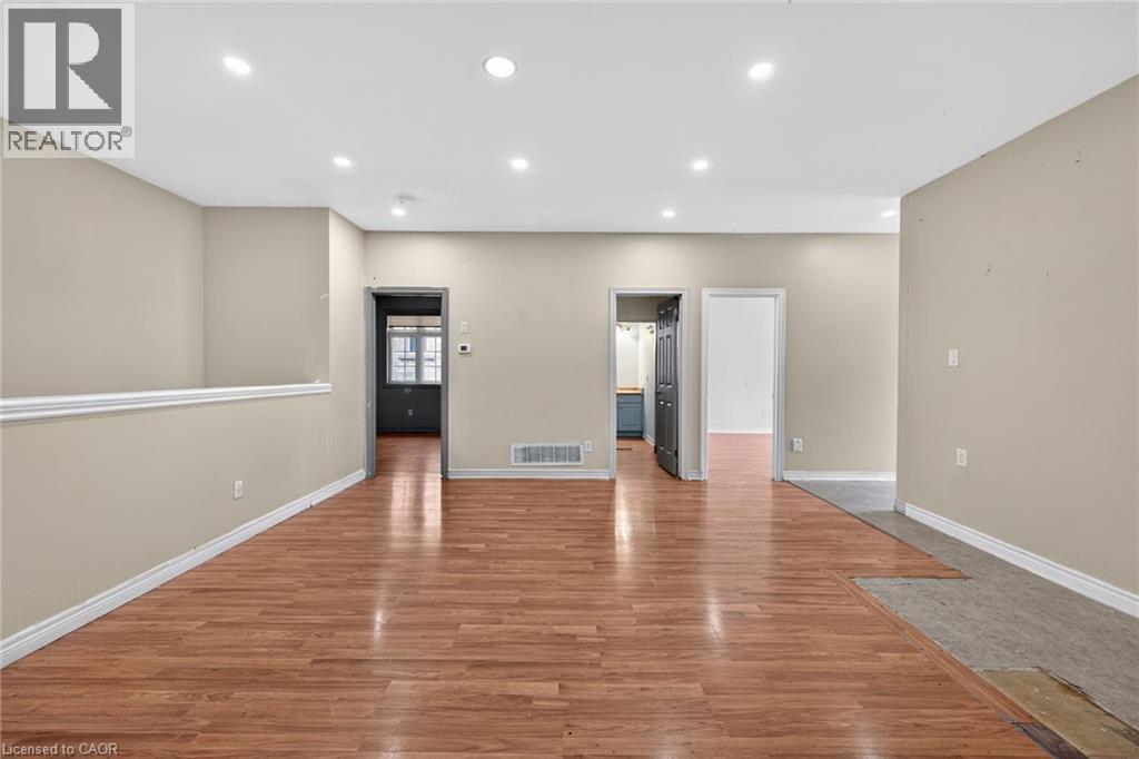 704 Stone Church Road E, Hamilton, ON - Indoor Photo Showing Other Room