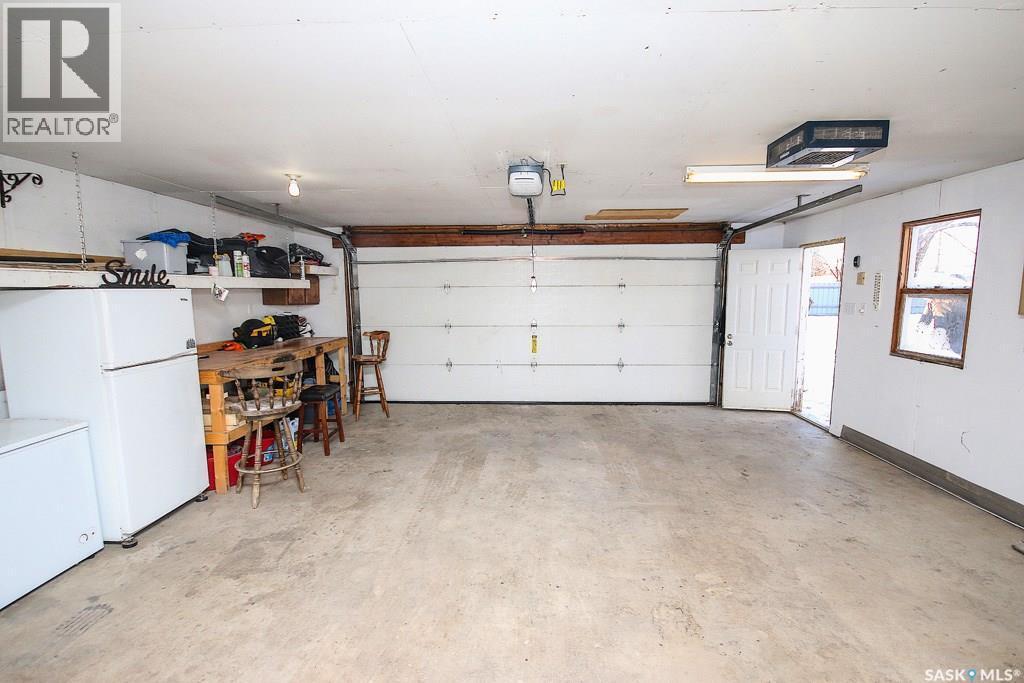 646 Albert Street, Estevan, SK - Indoor Photo Showing Garage