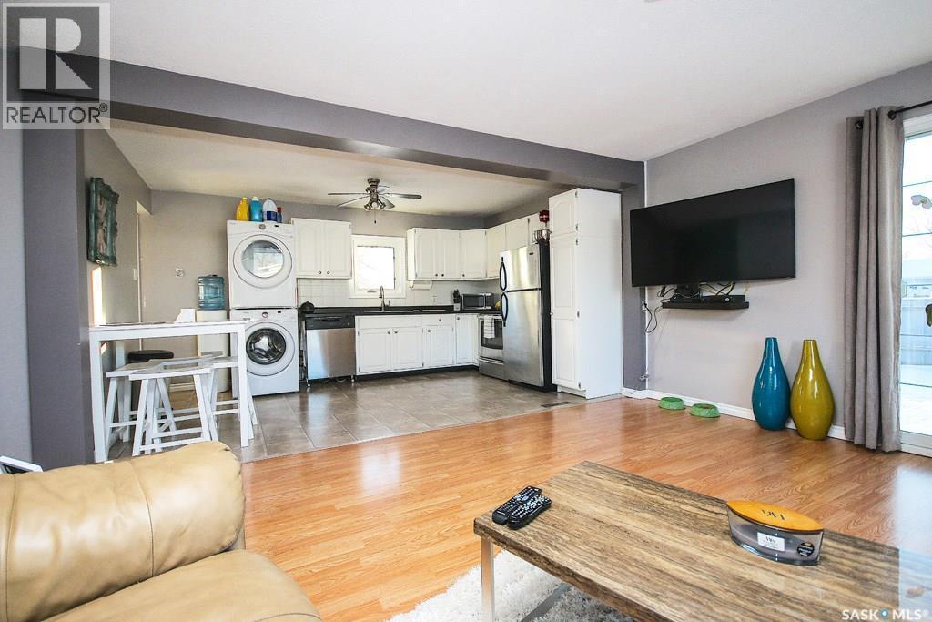 646 Albert Street, Estevan, SK - Indoor